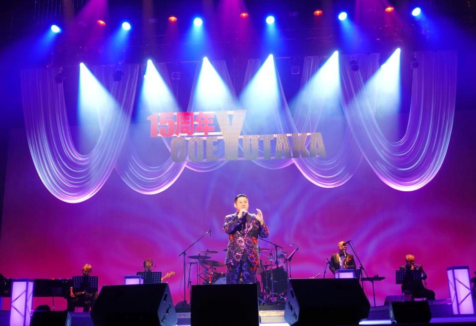 　歌手生活１５周年記念コンサートを開いた大江裕
