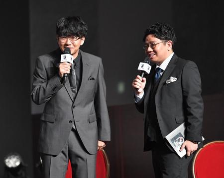 　Ｊリーグ開幕ＰＲイベントにゲスト出演し、トークするミキの亜生（左）と昴生＝ザ・プリンス　パークタワー東京（撮影・西岡正）