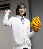 　キャッチボールをする近藤結良