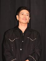 　映画「ペナルティループ」の完成披露上映会に登場した伊勢谷友介＝東京・新宿武蔵野館（撮影・佐々木彰尚）