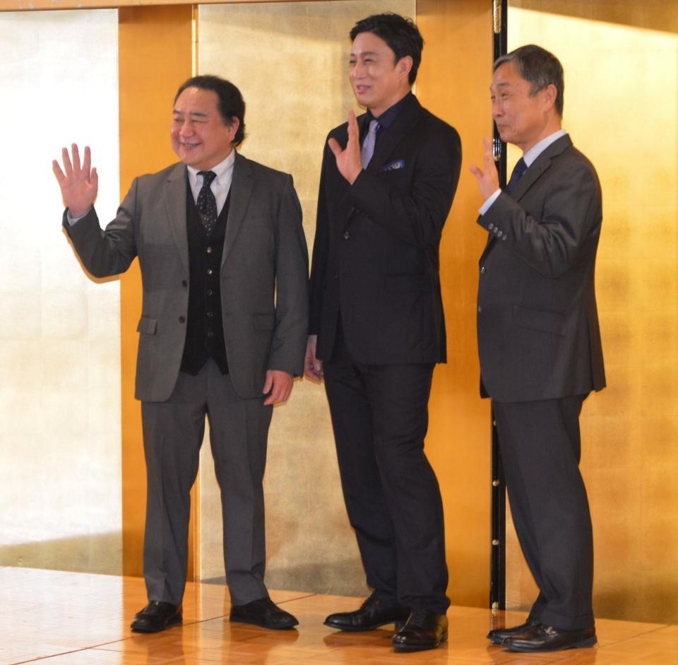 　記者会見に出席した（左から）中村鴈治郎、松本幸四郎、中村雀右衛門