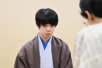 　棋王戦第２局に臨む藤井聡太棋王（提供：日本将棋連盟）