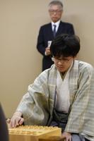 　棋王戦第２局に臨む伊藤匠七段（提供：日本将棋連盟）