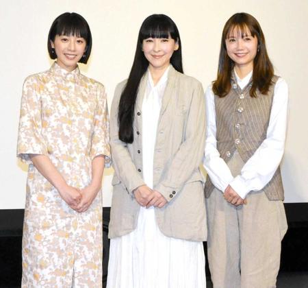 　主演を務める（左から）夏帆、麻生久美子、宮﨑あおい