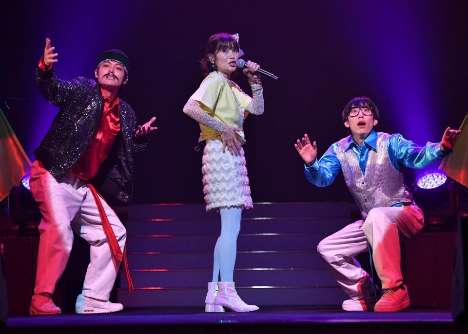 　４０周年記念ライブで新曲を披露した荻野目洋子（撮影・出月俊成）