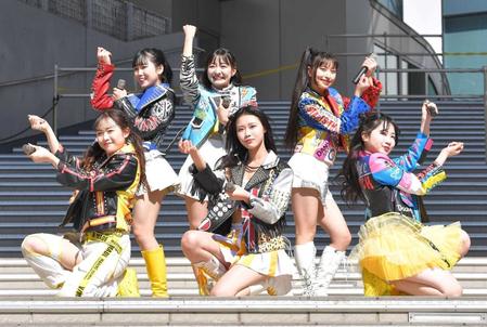 　デビューイベントを行ったＳＡＫＵＲＡ　ＧＲＡＤＵＡＴＩＯＮ（前列左から）Ｈｉｔｏｍｉ、Ａｎｏｎ、Ａｏｉ、（後列同）Ｌｉｌｉ、Ｍｉｒｅｉ、Ａｉｒａ（撮影・出月俊成）