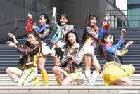 　デビューイベントを行ったＳＡＫＵＲＡ　ＧＲＡＤＵＡＴＩＯＮ（前列左から）Ｈｉｔｏｍｉ、Ａｎｏｎ、Ａｏｉ、（後列同）Ｌｉｌｉ、Ｍｉｒｅｉ、Ａｉｒａ（撮影・出月俊成）