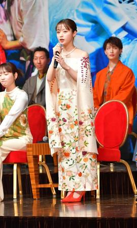 　災殺する千尋役の橋本環奈（撮影・持木克友）