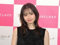 　ポップアップイベント「長すぎて、ごめん！ｂｙヒロインメイク」の取材会に登場した山本舞香