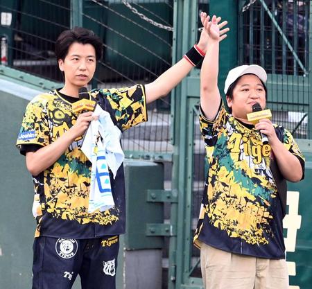 　ニッポンの社長の辻（左）とケツ（２０２２年７月撮影）