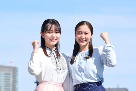 　４月１日にＷデビューする三山賀子アナ（左）と松岡朱里アナ