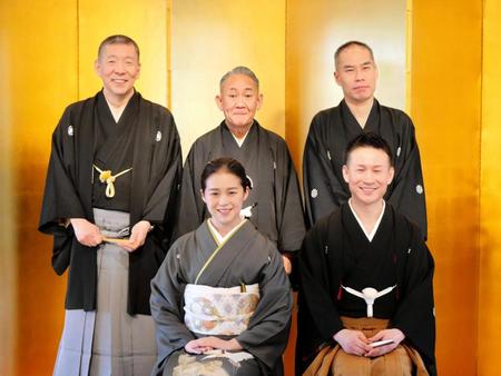 　新真打昇進披露会見に出席した（前列左から）林家つる子、三遊亭わん丈、（後列左から）柳亭市馬、林家正蔵、三遊亭天どん