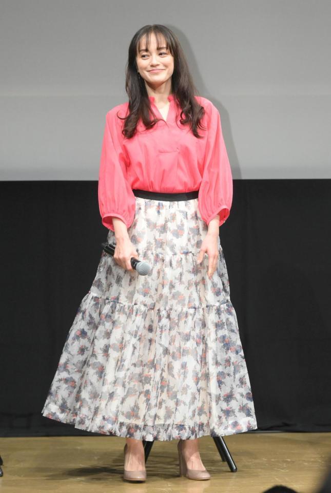 　登壇する牧瀬里穂（撮影・堀内翔）