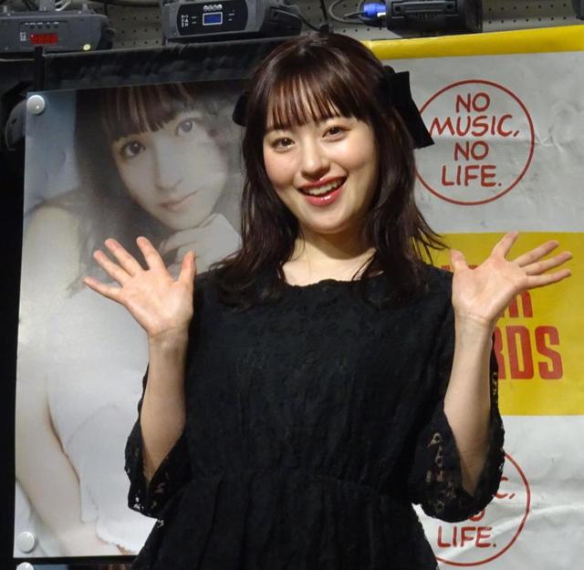 元さくら学院・武藤彩未 ファースト写真集で初の水着に挑戦