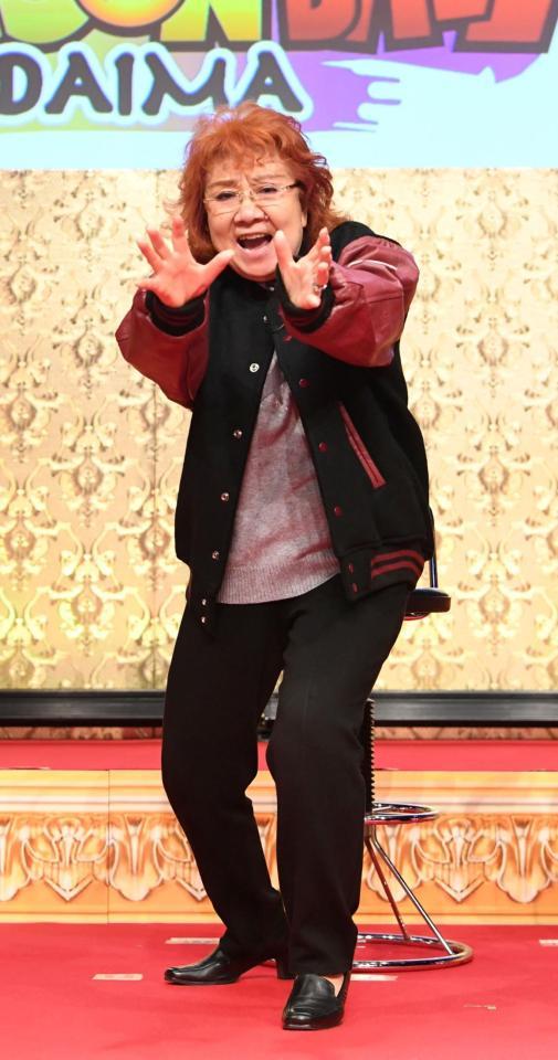 　「かめはめ波」を放つ野沢雅子＝東京・フジテレビ（撮影・佐藤厚）