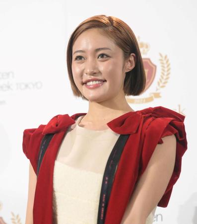 　フォトセッションに登場した王林