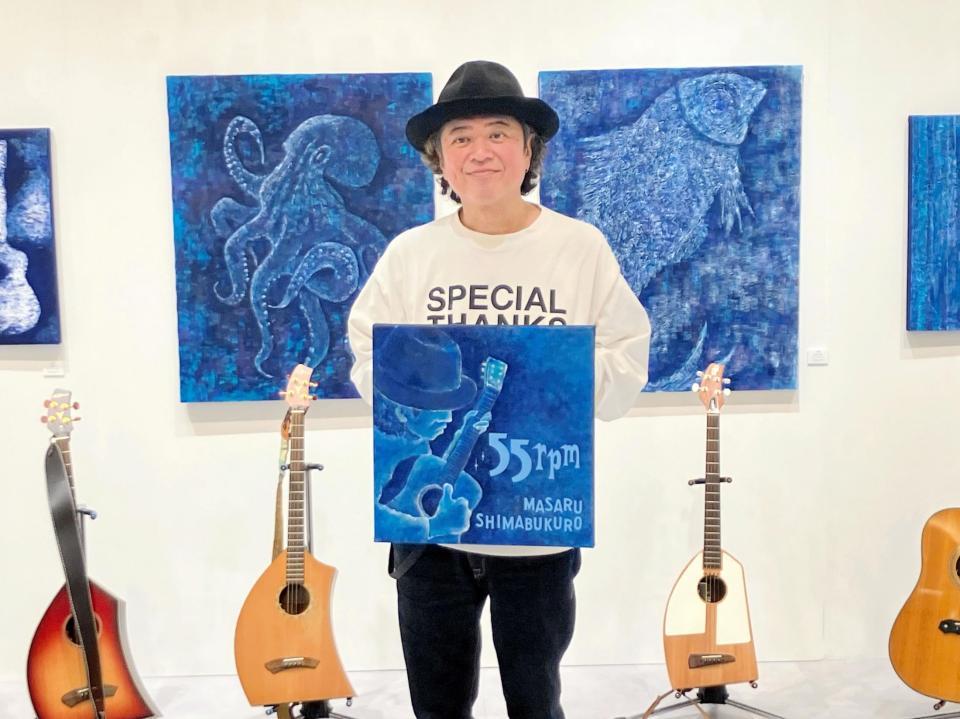　アート個展「Ｇｕｉｔａｒｔ　Ｉｓｌａｎｄａｒｔ」の取材会に登場した島袋優　
