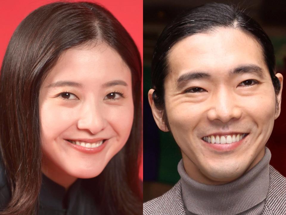 　吉高由里子（左）と柄本佑