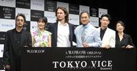 　ドラマ「ＴＯＫＹＯ　ＶＩＣＥ」舞台あいさつに登場した（左から）窪塚洋介、菊地凛子、アンセル・エルゴート、渡辺謙、笠松将、真矢ミキ（撮影・堀内翔）