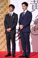 　ドラマ「黄金の刻」の記者会見に出席した西島秀俊（左）と水上恒司