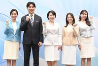 　（左から）大江麻理子、豊島晋作、相内優香、片渕茜、角谷暁子らアナウンサー陣（撮影・園田高夫）