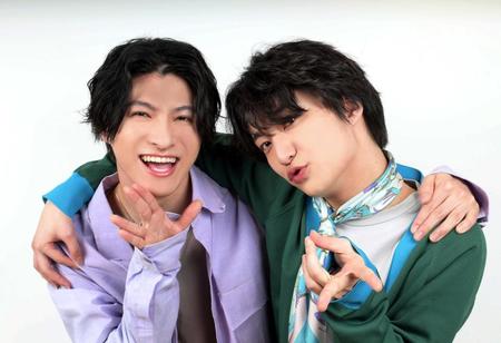 　６月に１０周年を迎える、さくらしめじ・高田彪我（左）と田中雅功（撮影・堀内翔）