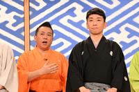 　「笑点」収録後に会見する立川晴の輔（右）ら