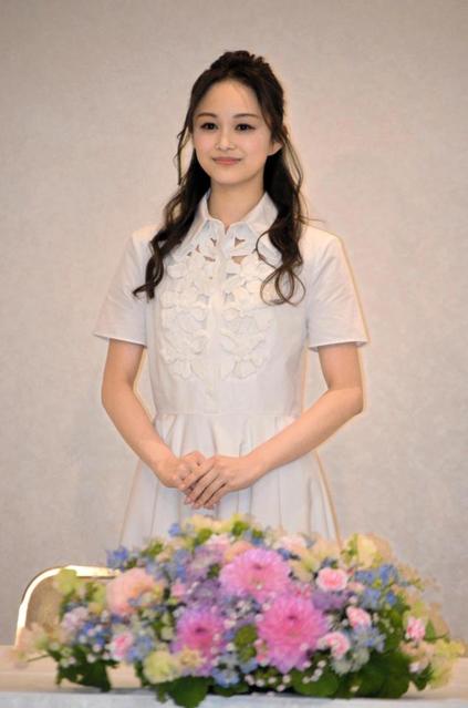 宝塚 星組トップ娘役・舞空瞳、18年ぶり単独退団 礼真琴の言葉に涙