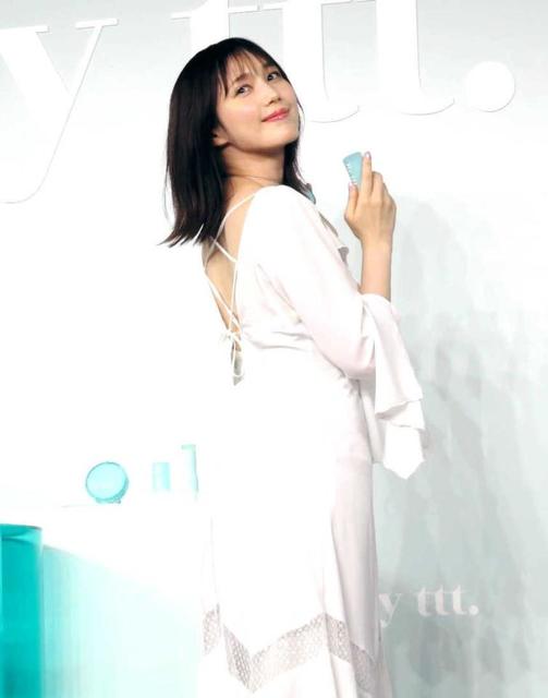 本田翼 自身完全プロデュースのビューティーブランドお披露目 商品に