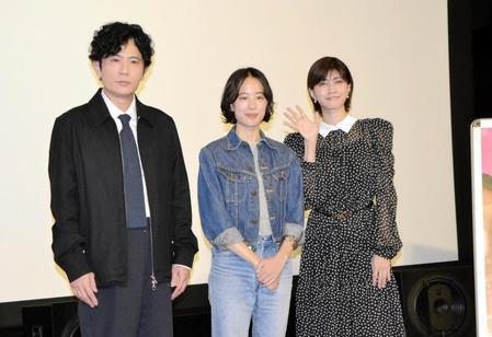 　ドラマ「燕は戻ってこない」の会見に登場した（左から）稲垣吾郎、石橋静河、内田有紀