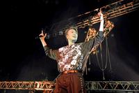 　単独ソロツアーを開幕させ、ステージで笑顔を見せるＥＸＩＬＥ　ＴＡＫＡＨＩＲＯ