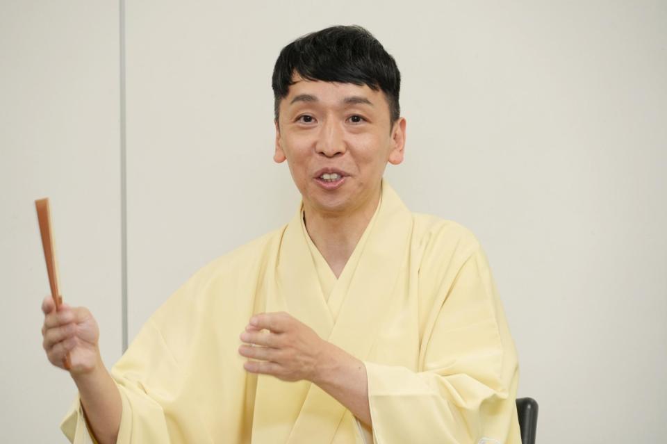 　取材に応じる「笑点」新メンバーの立川晴の輔