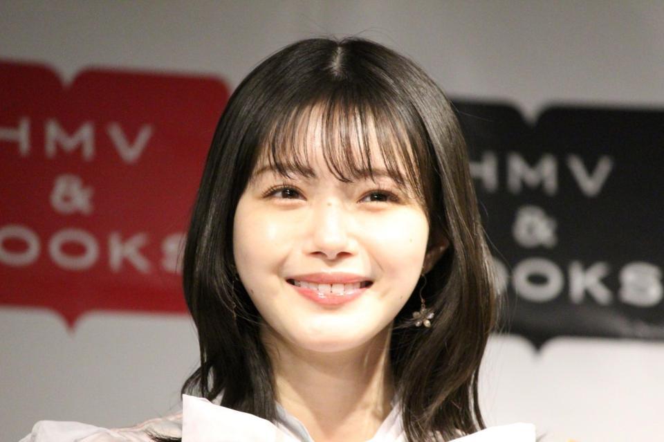 　写真集発売記念イベントに出席した市川美織