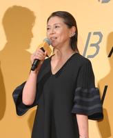 　映画「碁盤斬り」完成披露舞台あいさつに登場した小泉今日子（撮影・伊藤笙子）