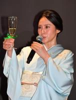 　新茶について解説する中谷美紀（撮影・持木克友）