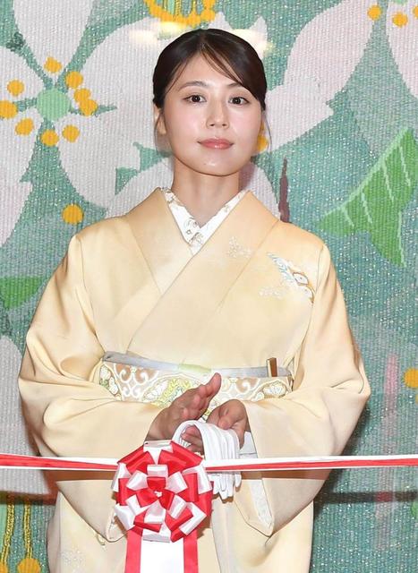有村架純があでやかな着物姿で登場「おにぎりとお茶。それがホッとする