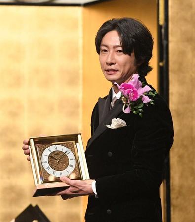 　橋田賞を受賞した相葉雅紀（撮影・佐々木彰尚）