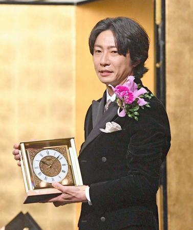 　橋田賞を受賞した相葉雅紀（撮影・佐々木彰尚）