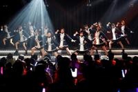 　オリジナル公演「天使のユートピア」で熱唱するＮＭＢ４８©ＮＭＢ４８