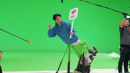 　症状検索アプリ「ユビー」の新ＣＭのメイキング画像