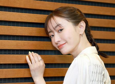 　映画「湖の女たち」で主演し難役に挑んだ松本まりか（撮影・金田祐二）