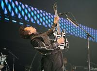 COMPLEX13年ぶり復活に5万人歓喜！吉川晃司“新シンバル