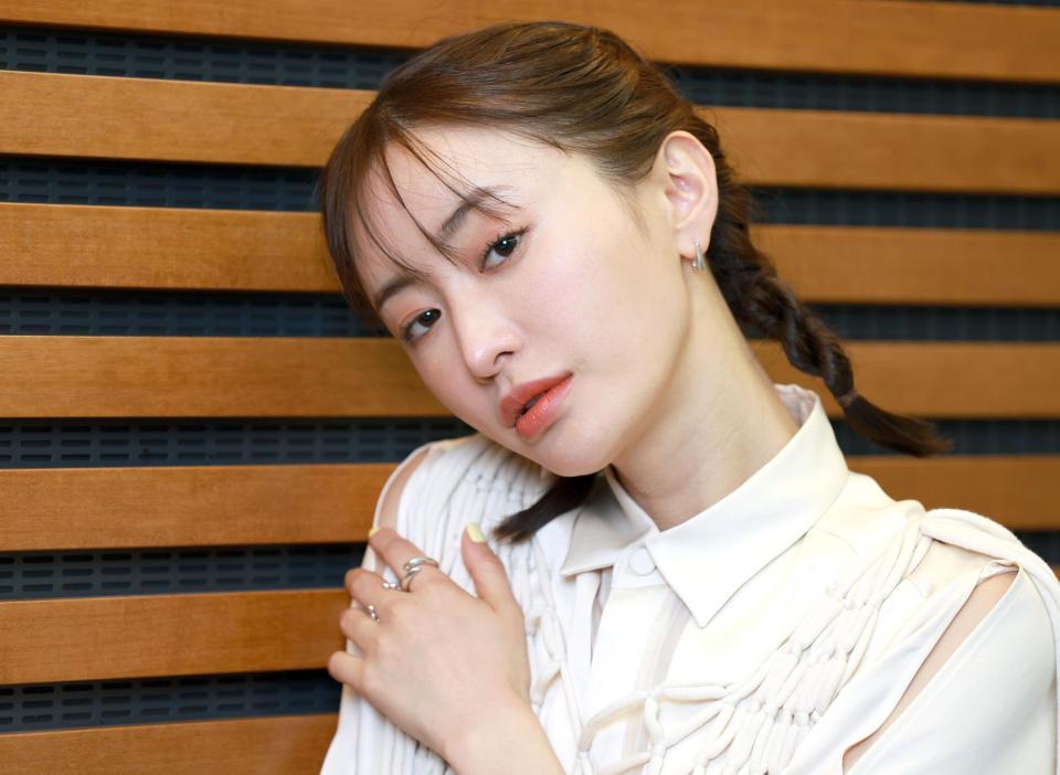 　映画「湖の女たち」で主演し難役に挑んだ松本まりか（撮影・金田祐二）