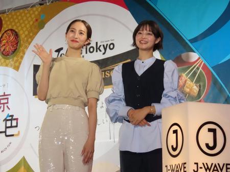 　公開収録を行った（左から）堀田茜、小林涼子＝東京・港区