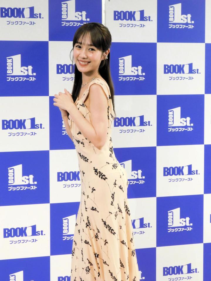 　写真集発売イベントを行った前田希美