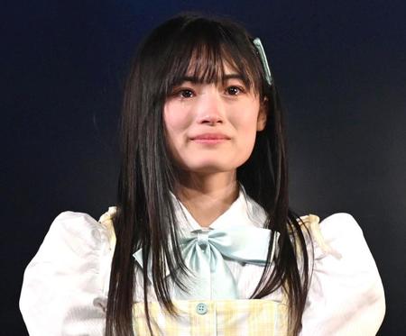 　公演デビューを果たし、涙を流す奥本カイリ（撮影・棚橋慶太）