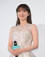 　舞台あいさつに登場した高山一実（撮影・伊藤笙子）