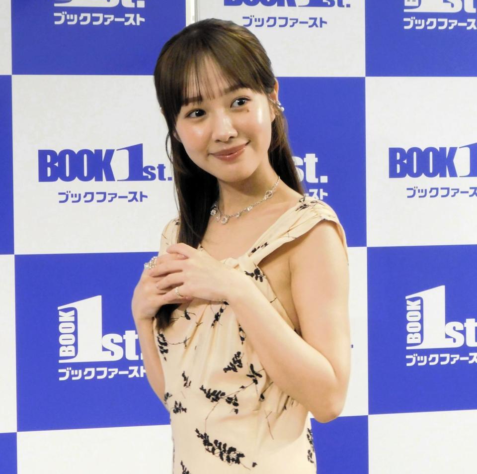 　写真集発売イベントを行った前田希美