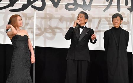 　絶妙な掛け合いを見せる（左から）浅野温子、舘ひろし、柴田恭兵（撮影・持木克友）