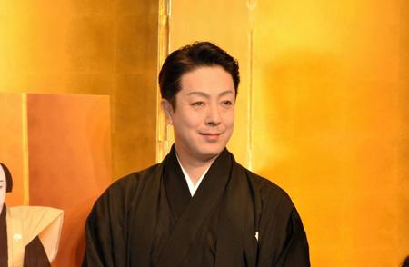 　八代目尾上菊五郎の襲名披露会見に出席した尾上菊之助